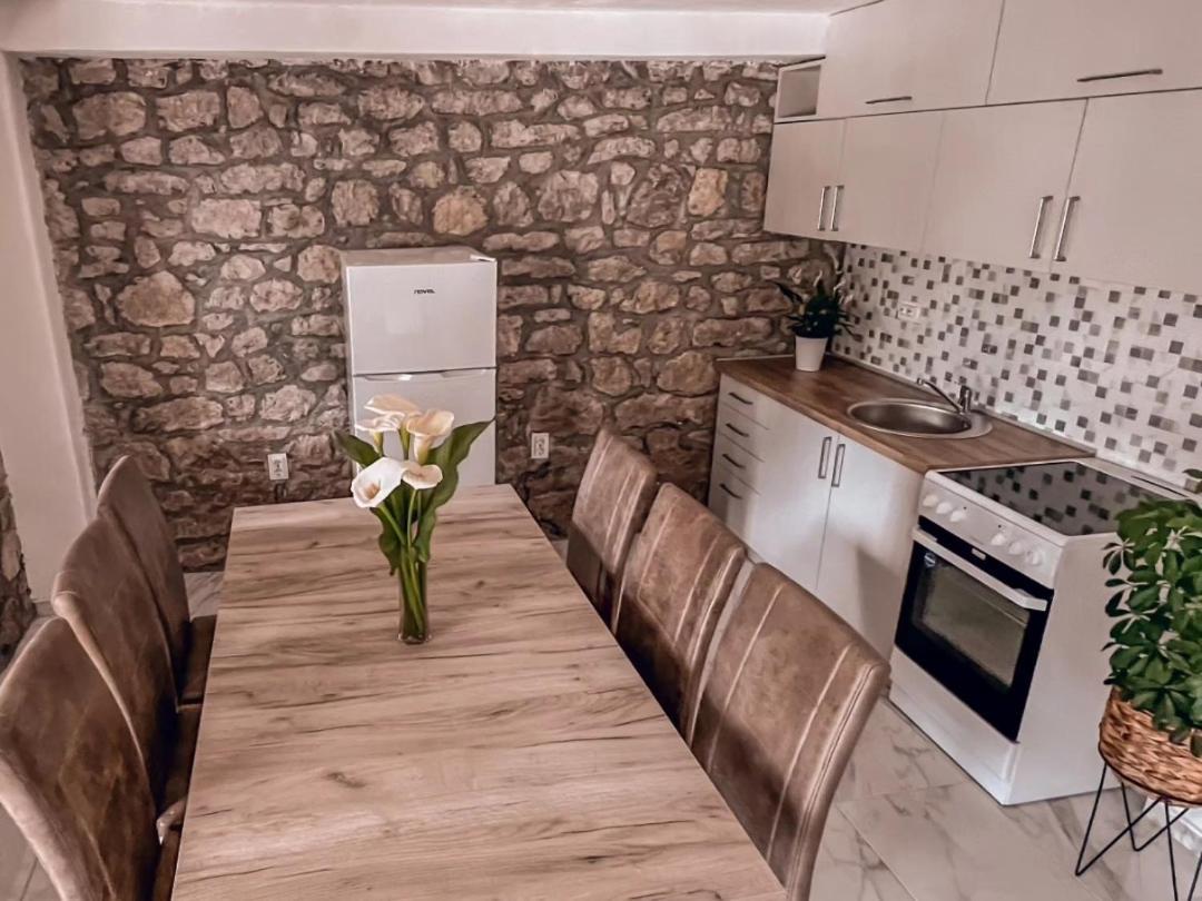 Apartmani Dumezic Bar Camera foto