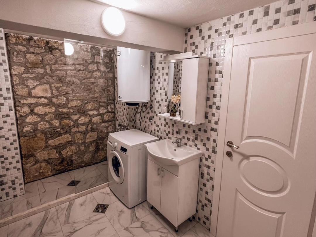 Apartmani Dumezic Bar Camera foto