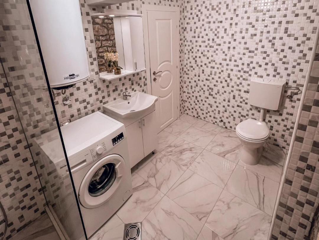 Apartmani Dumezic Bar Camera foto